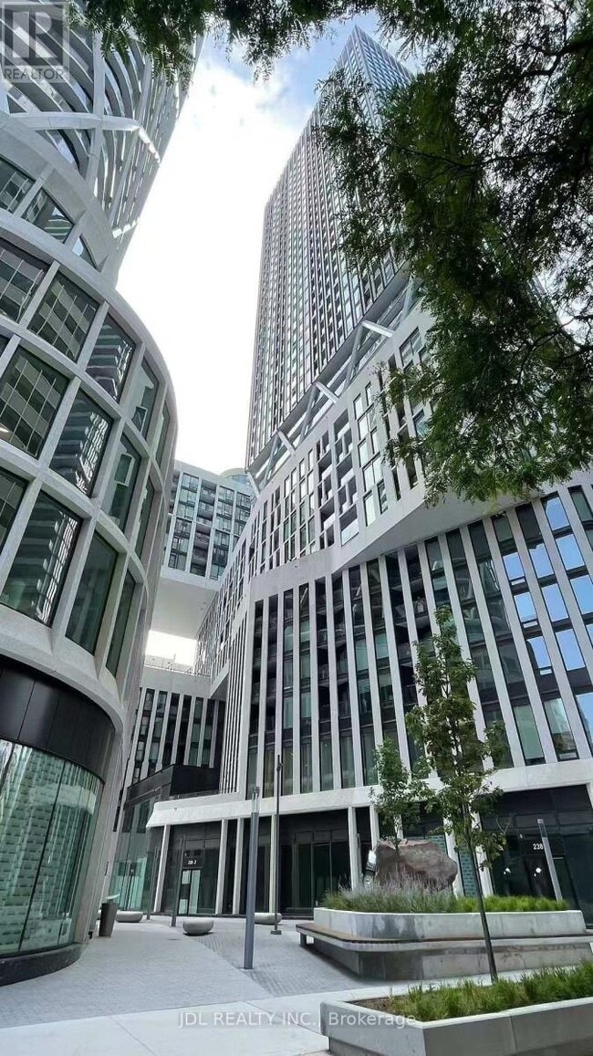 Building Photo - 238 Simcoe St