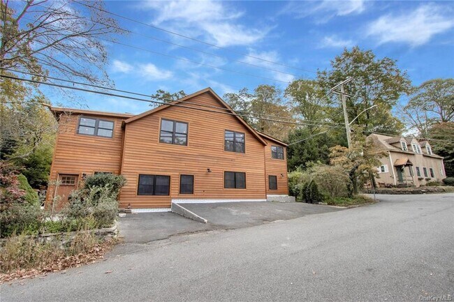 Building Photo - 73 Clubhouse Rd
