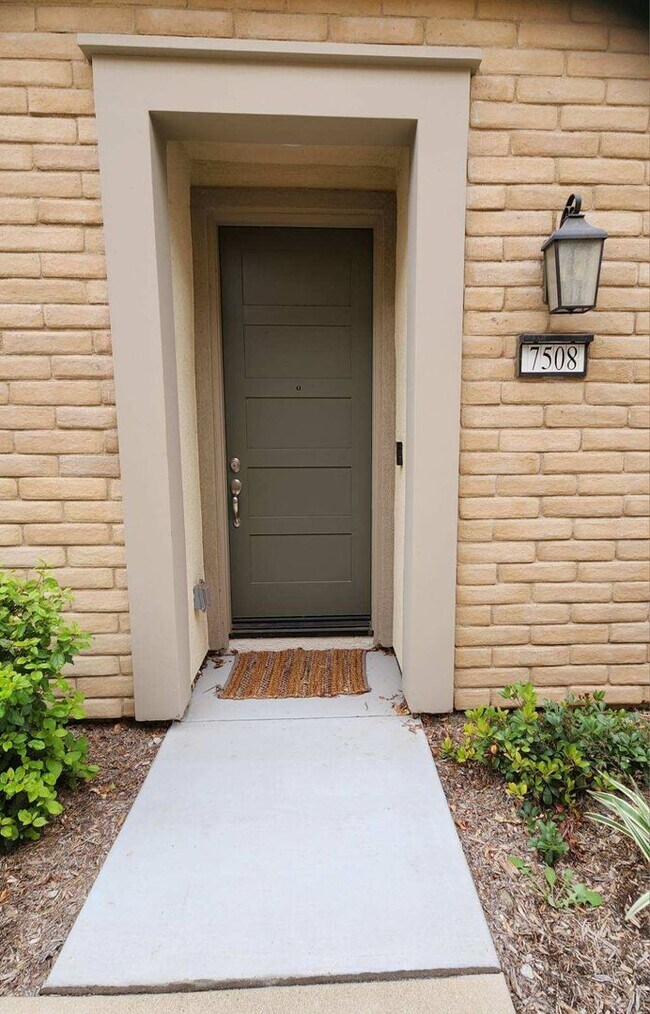 Building Photo - Spacious 3 Bed / 3.5 Bath Condo in The Preserve Community