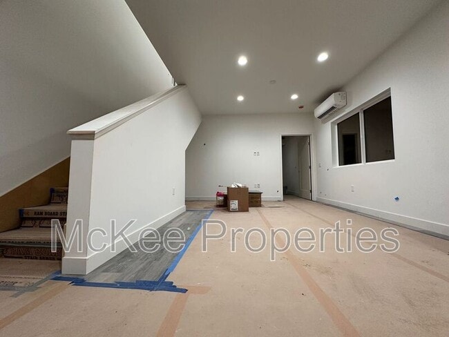 Building Photo - 6174 Dorothy Dr