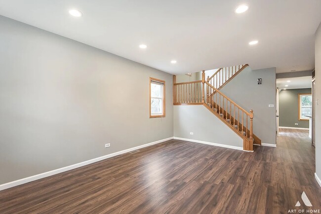 Building Photo - 521 Milton Dr