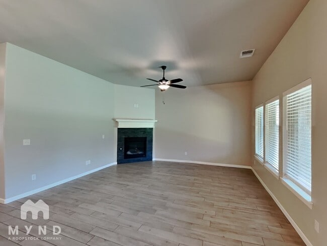 Building Photo - 5401 Riverrun Ct
