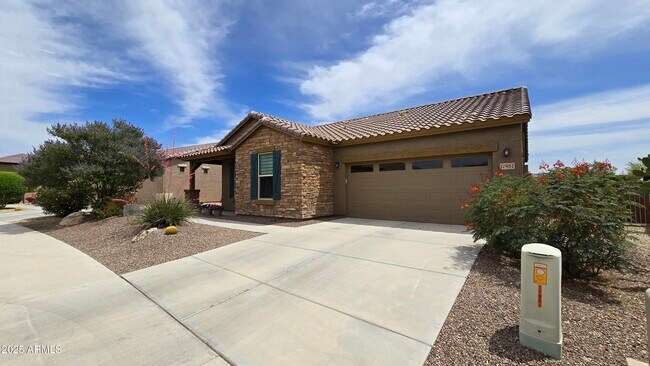 Foto del edificio - 17951 W Deer Creek Rd