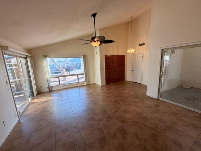 Foto del edificio - 4 Bedroom / 2 Bath Scottsdale Home – Prime...