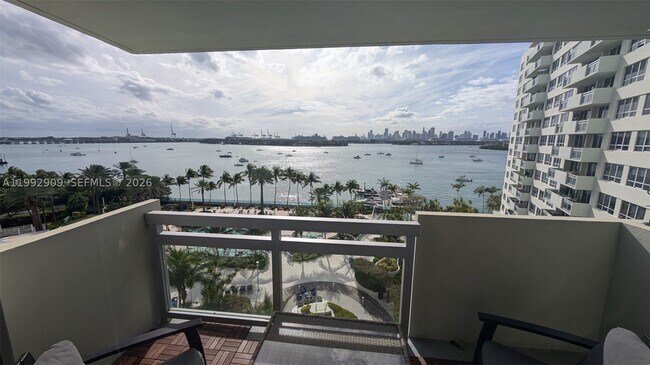 Foto del edificio - 1500 Bay Dr E