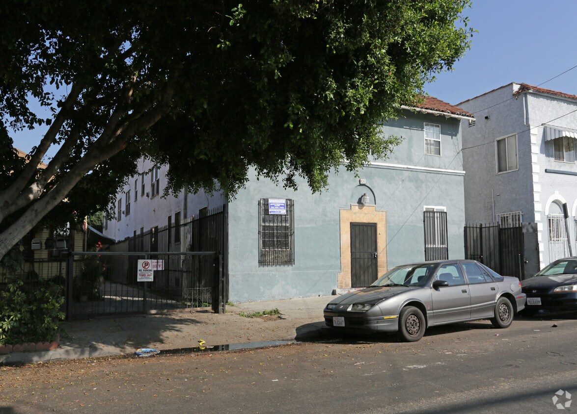 Building Photo - 331 W 45TH ST