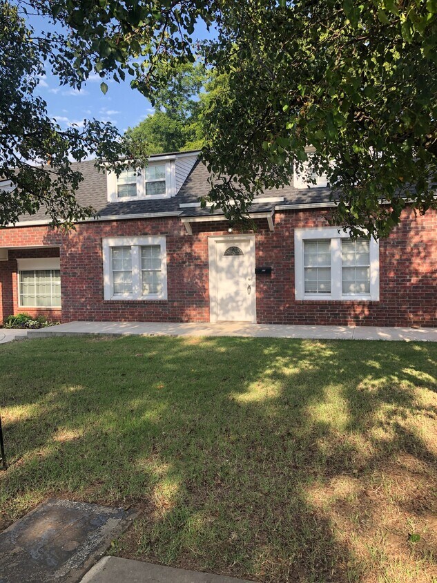 611 S University Dr, Edmond, OK 73034 House Rental in Edmond, OK
