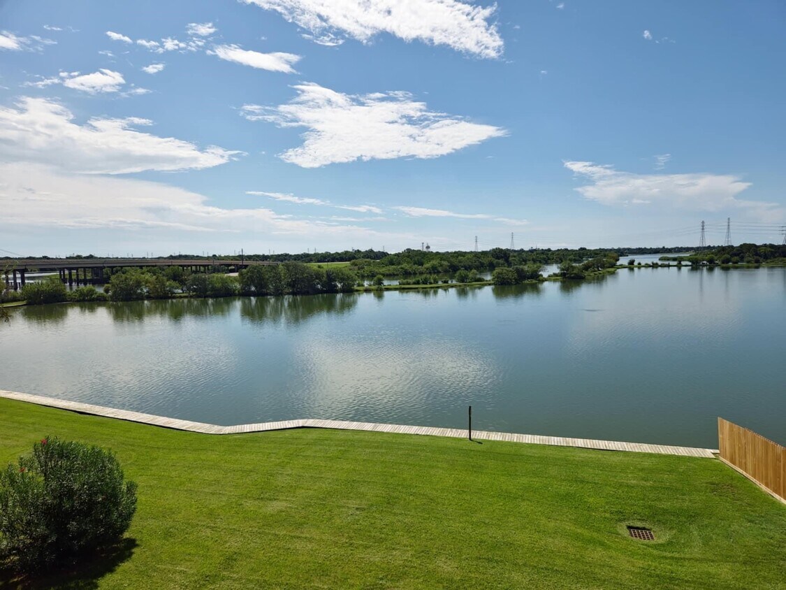 Foto principal - 18800 Egret Bay Blvd