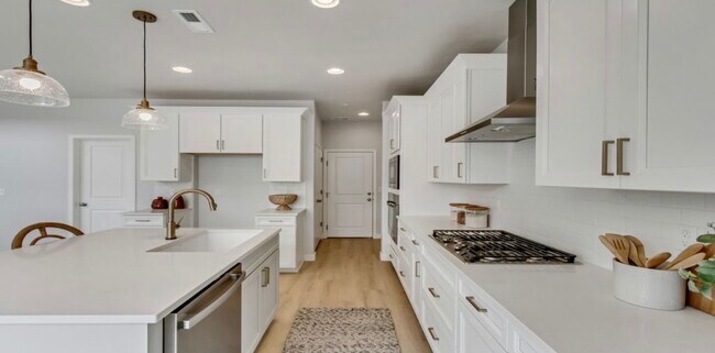 Building Photo - 932 S 250 W