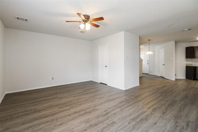 Foto del edificio - 923 Imperial Bend Dr
