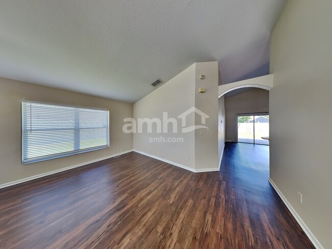 Foto del edificio - 1824 Ashton Dr E