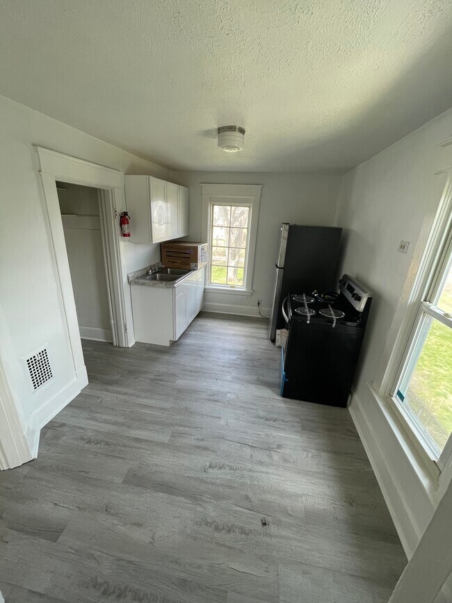 Kitchen - 2105 Sherman Ave