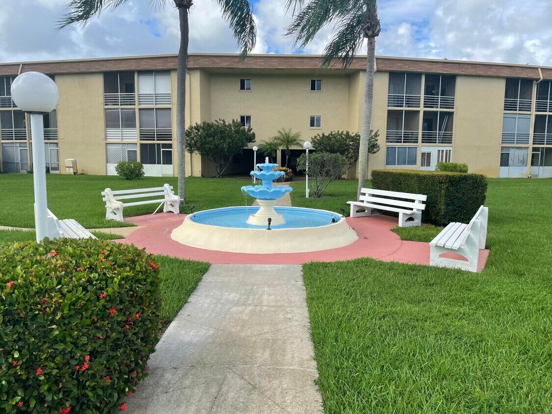 Foto principal - 555 Purdy Ln