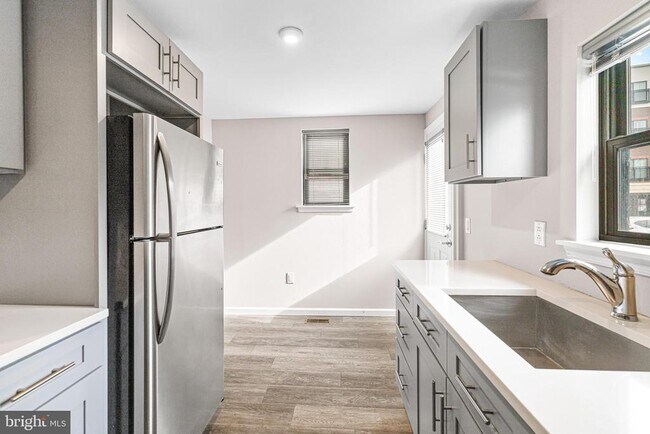 Foto del edificio - 606 Summit Ave