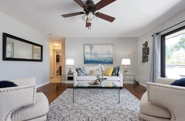 Building Photo - Centrally located one bedroom condo that w...