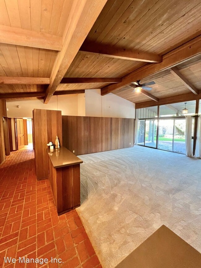 Building Photo - 4 br, 3 bath House - 5631 E El Parque St