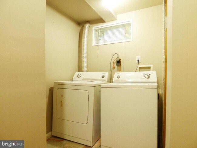 Foto del edificio - 4010 70th Ave