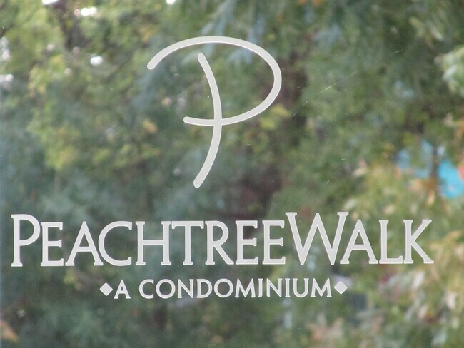 Foto del edificio - 1074 Peachtree Walk NE