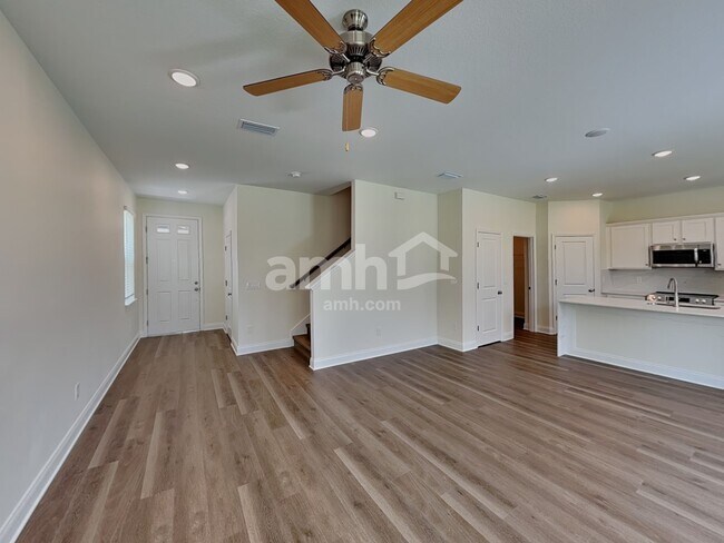 Foto del edificio - 5654 Oesterle Rd