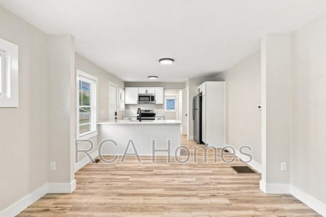 Photo - 1547 East Legrande Avenue House