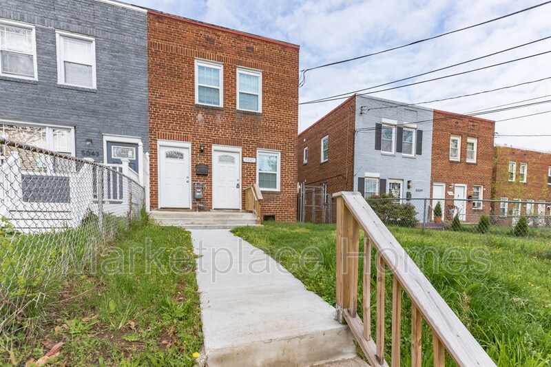 Primary Photo - 5041 BENNING Rd SE