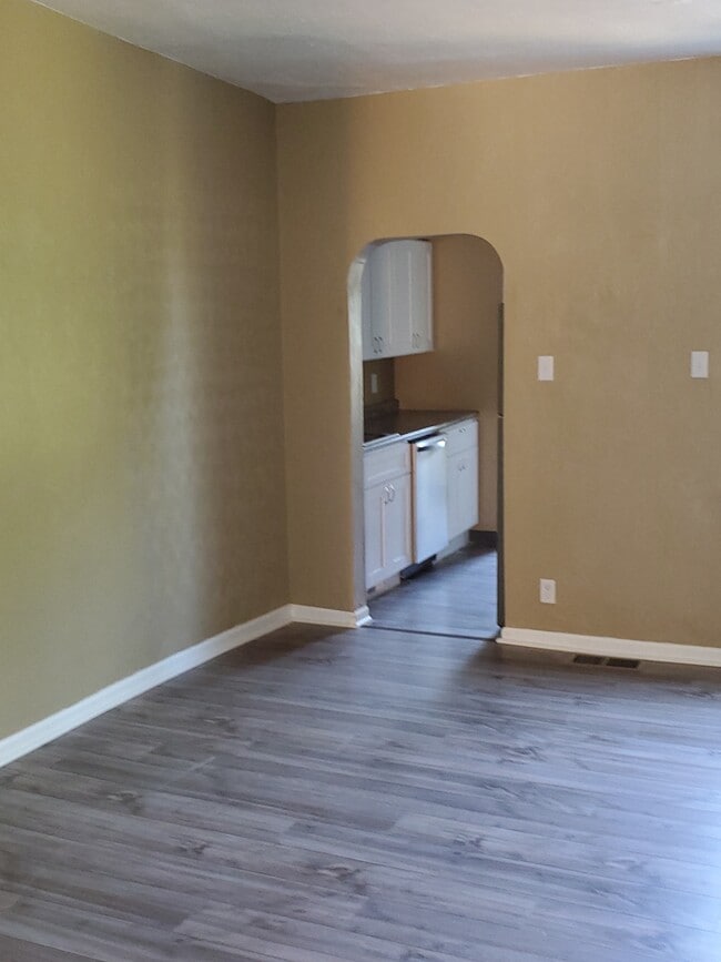 Dining Room - 2905 California Ave
