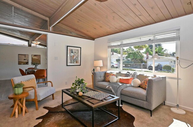 Foto del edificio - 4 Bed Castro Valley Home For Rent