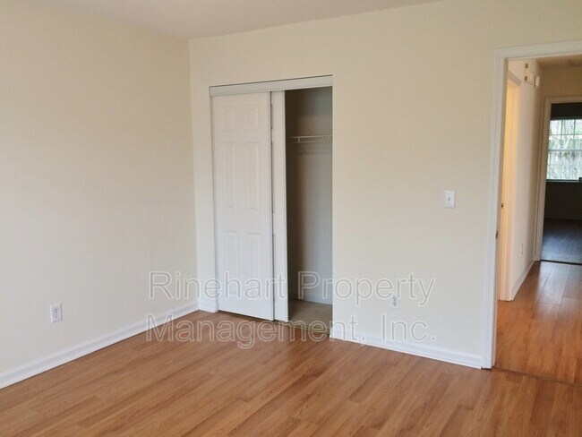 Foto del edificio - 1033 Park Meadow Dr