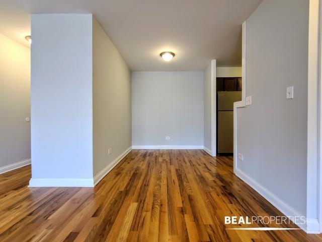 Foto del edificio - 1 bedroom in HIGHLAND PARK IL 60035