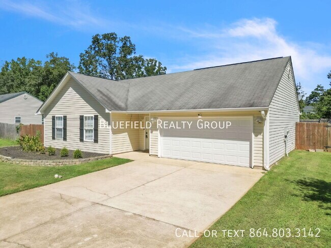 Building Photo - 106 Pine Needle Rd