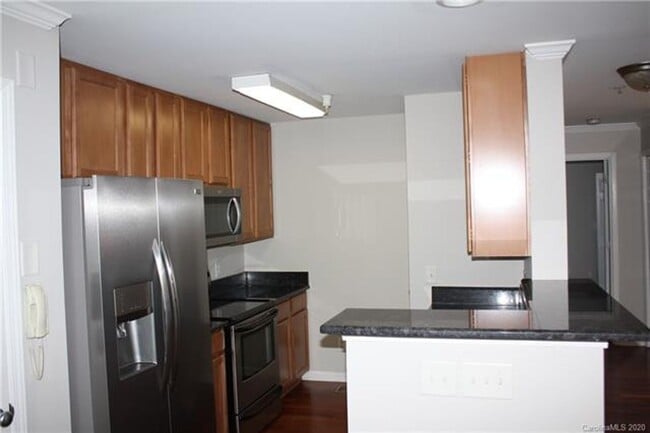 Building Photo - 537 Donatello Avenue