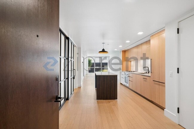 Building Photo - Unit 214