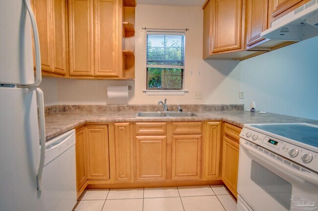 Foto del edificio - 8111 Stonebrook Dr