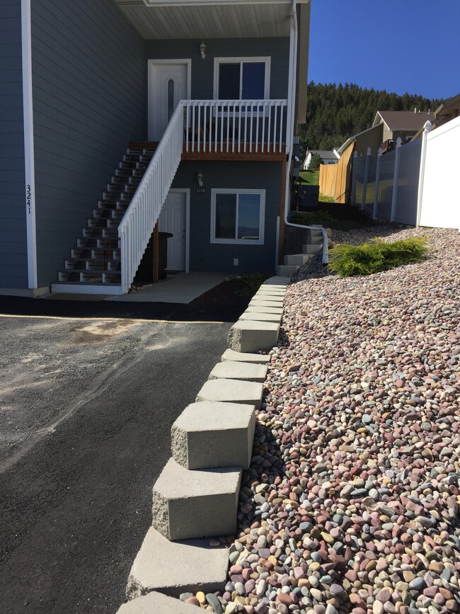 Building Photo - 3239 Cabernet Dr