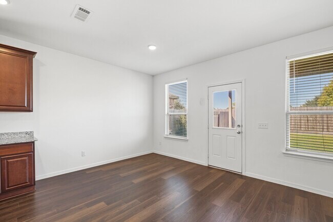 Foto del edificio - 329 Paso Fino Dr