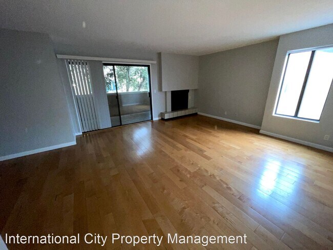 Building Photo - 2 br, 2 bath House - 2032 E Bermuda St. #107