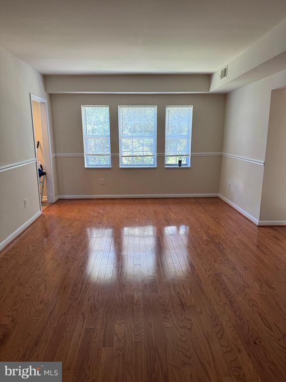 Foto del edificio - 1720 Queens Ln
