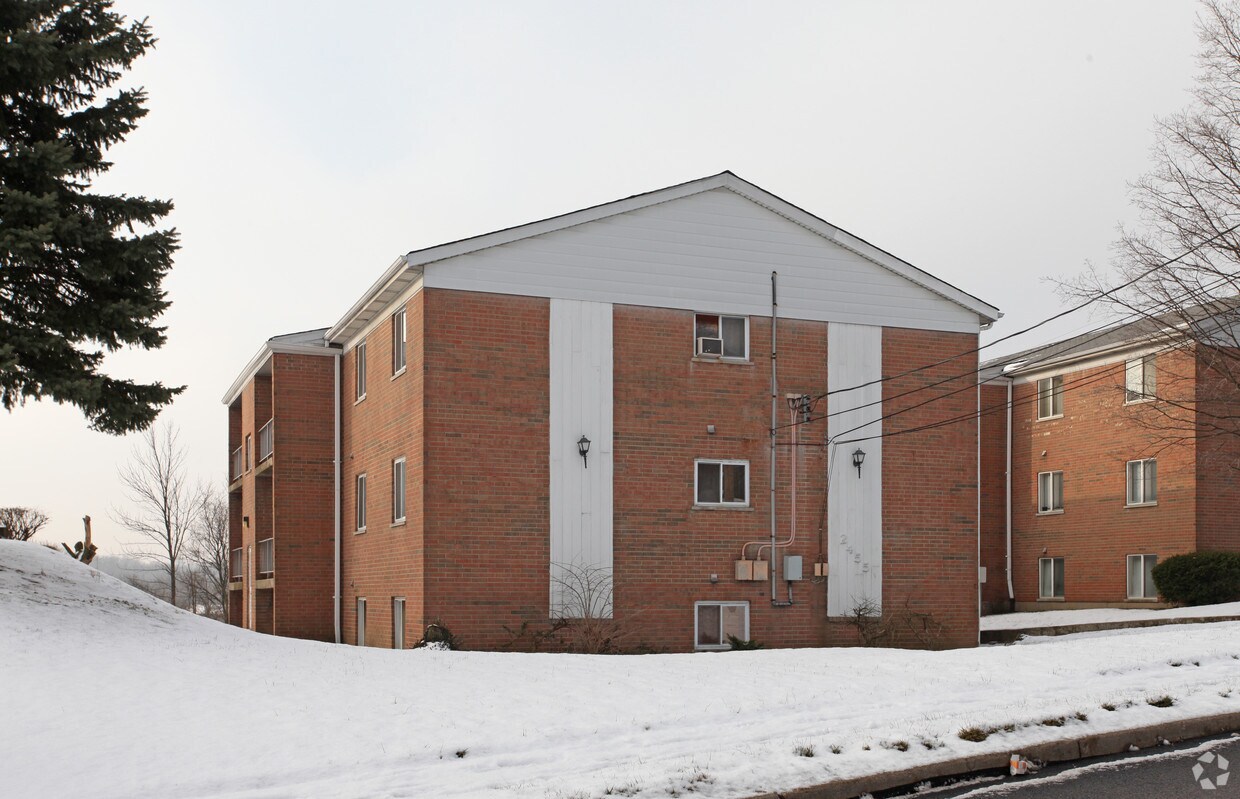 Primary Photo - 2455 Montana Ave