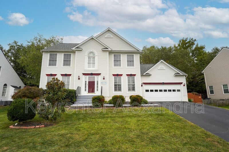 Primary Photo - 20 Boulder Dr