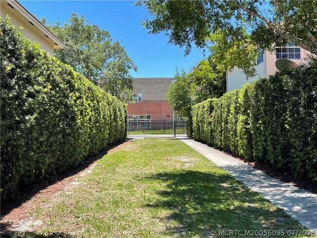 Foto del edificio - 2662 SW Newberry Ct