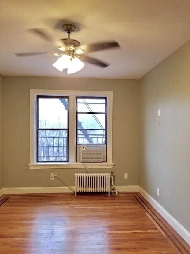 Building Photo - 821 Bergen Ave