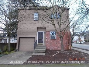 Building Photo - 5428 SE 17th Ave