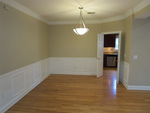 Building Photo - 1163 Vinings Place Way