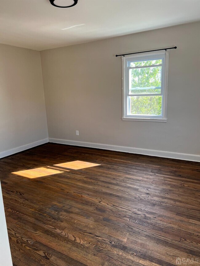Building Photo - 1087 Rahway Ave