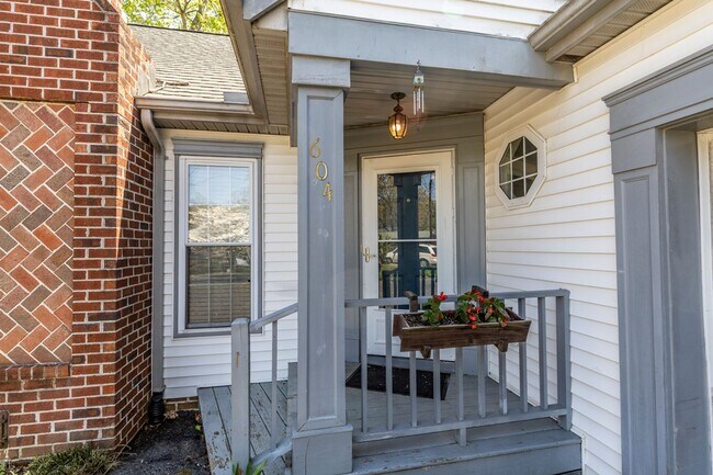 Building Photo - 604 Wilder Dr