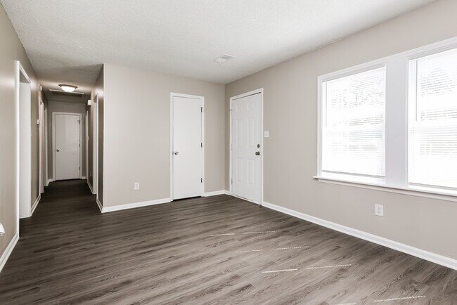 Foto del edificio - 102 Bluebell Ave