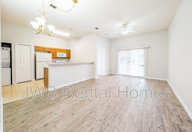 Foto del edificio - 7920 Merrill Rd