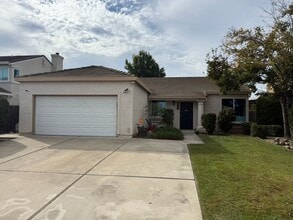 Building Photo - 330 Lakespring Pl