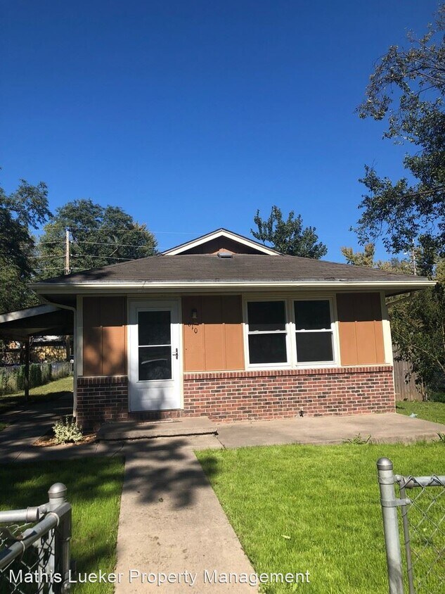 Primary Photo - 4 br, 2 bath House - 610 W 12th