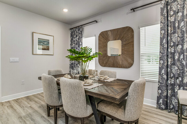 Dining Room Area - Walker Heights